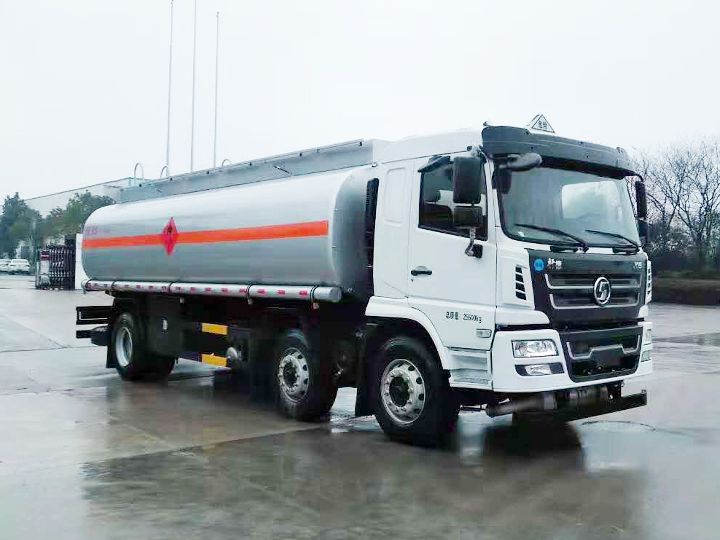 陕汽轩德运油车