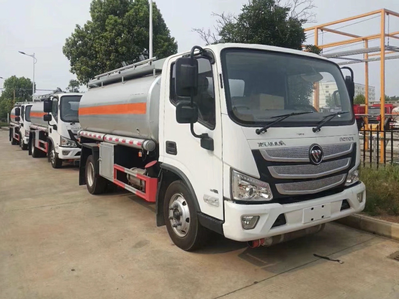 福田欧马可加油车