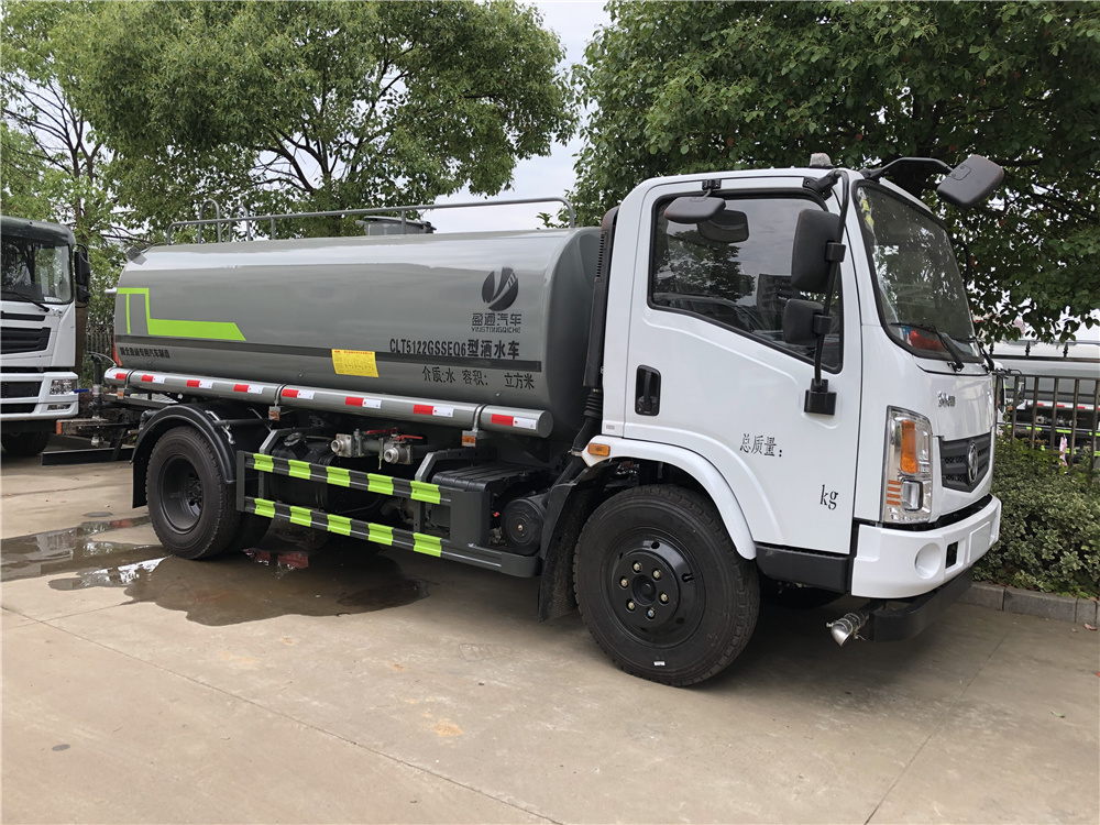 东风华神T1洒水车 9.35吨