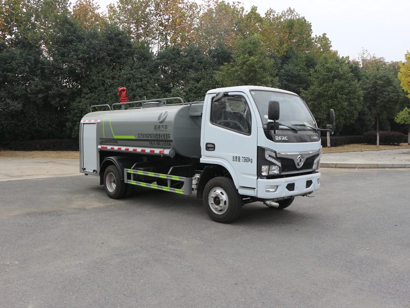 东风消防洒水车 4.7吨